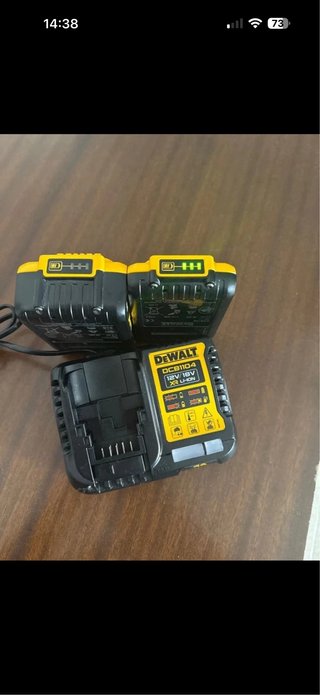 Baterías y Cargador DeWalt 18V XR