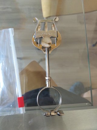 Atril OPRAC para clarinete con argolla