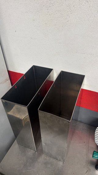 Cubos de acero inoxidables 39x17x50 a 20€ cada uno