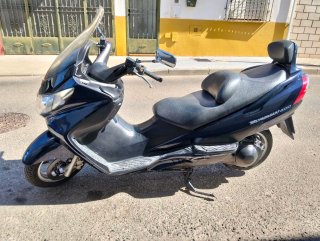 Suzuki Burgman 400 Negra