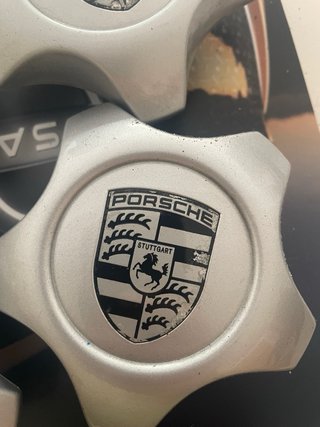 4 cubrebujes originales porsche Cayenne