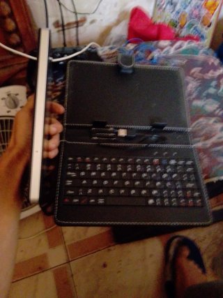 Tablet Prixton con Teclado Negro