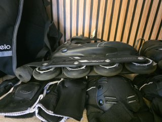 Patines en línea con mochila y protectores