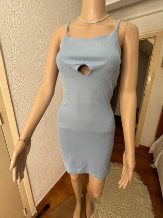 Vestido azul claro ajustado