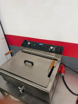Freidora industrial trifásica (no funciona)