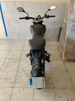 Rieju Century 125 Naked Negra