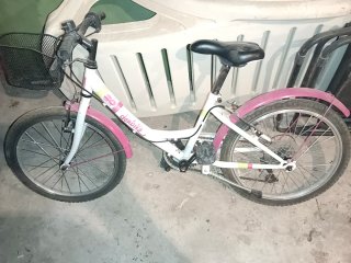Bicicleta infantil Denbike blanca y rosa