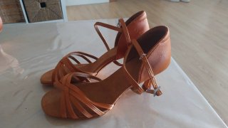 Dos pares zapatos de salsa talla 41 NUEVOS