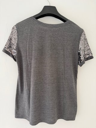 Camiseta gris lentejuelas mangas