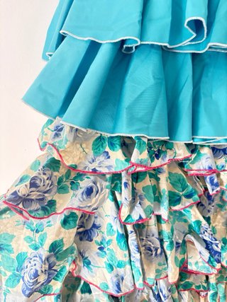 Vestido de flamenca azul con volantes