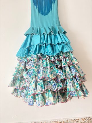 Vestido de flamenca azul con volantes
