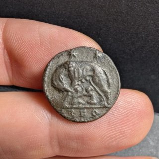 Moneda romana Constantino I 330 d.C. Roma