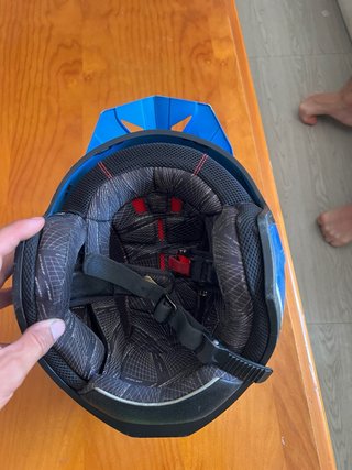 Casco de moto azul UFO