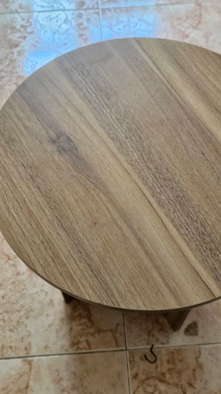 Mesita de noche de madera