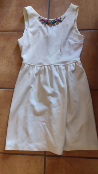 Vestido blanco comunión adornos joya
