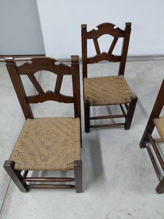 Sillas huertanas de madera y enea