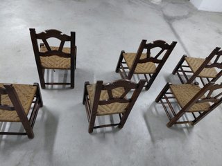 Sillas huertanas de madera y enea
