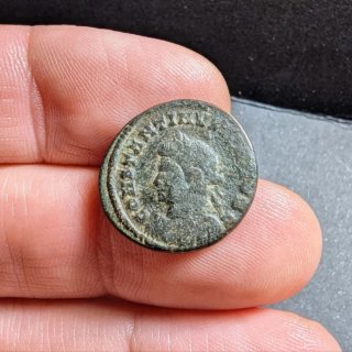 Moneda romana Constantino I 323-324 d.C. Muy rara