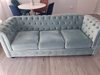 Sofá Chester Azul Turquesa Terciopelo