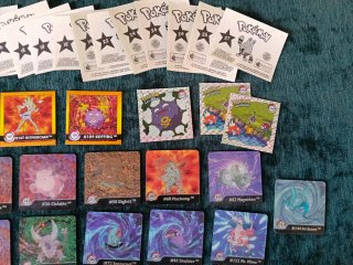 Lote de cromos y cartas Pokémon varias colecciones