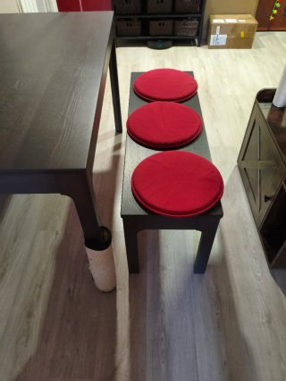 Mesa comedor extensible + 2 sillas + banco