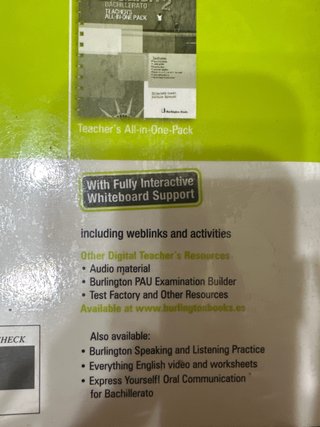 Living English 2 Bachillerato. Student's book