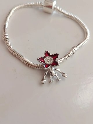 Pulsera y Charm Stranger Things Demogorgon