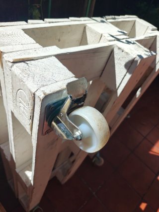 Mesa de palets blanca para terraza