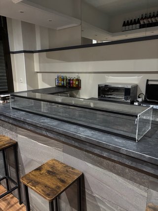 Mostrador/vitrina para bar