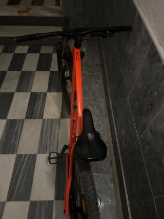 Bicicleta de montaña roja