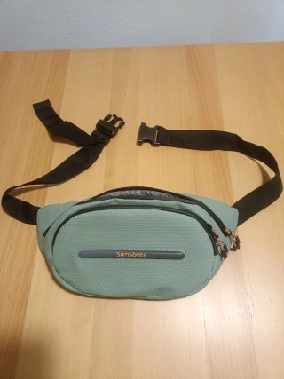 Riñonera Samsonite verde y negra