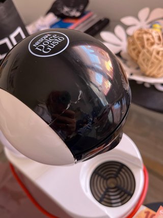 Cafetera blanca y negra