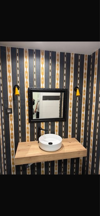 Lavabo con mueble y grifo