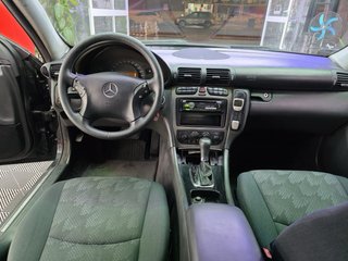 Mercedes-Benz Clase C 2004