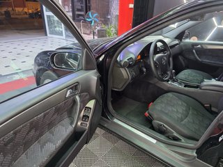 Mercedes-Benz Clase C 2004