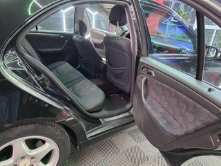 Mercedes-Benz Clase C 2004