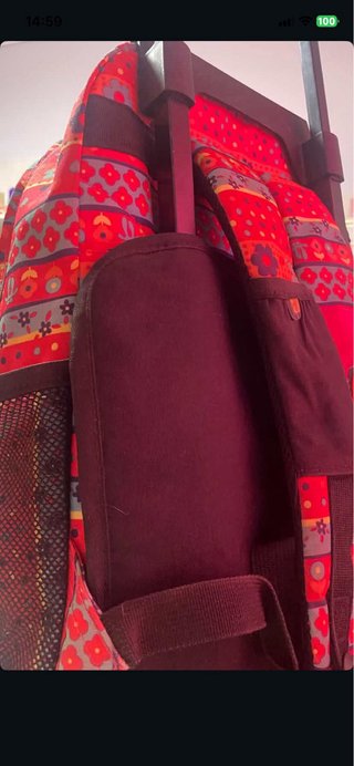 Mochila escolar con ruedas y estampado