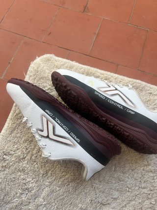 Zapatos de fútbol sala TENTH blancos y dorados