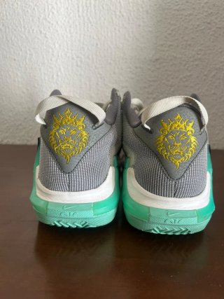 Zapatillas Nike Baloncesto Grises y Verdes
