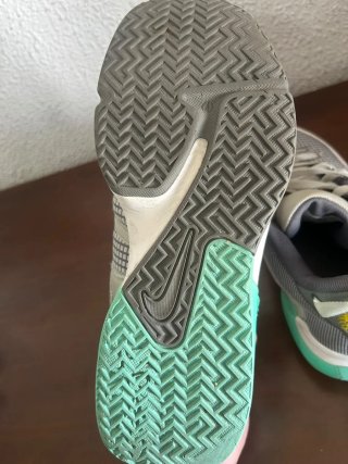 Zapatillas Nike Baloncesto Grises y Verdes