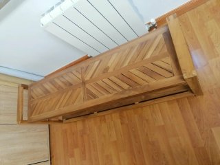 Banco de madera de acacia