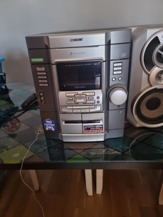 Radio Sony con 2 altavoces