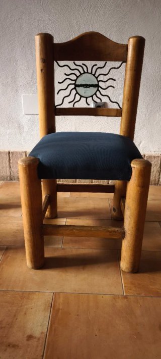 Mesa de salón de madera tropical