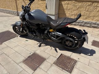 Ducati Naked Gris