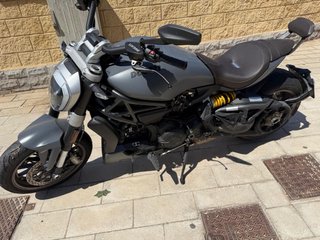 Ducati Naked Gris
