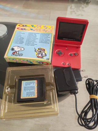 Nintendo Game Boy Color + Cargador + juego