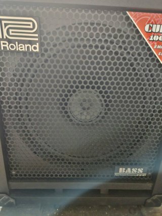 Roland CUBE-100 Bass Amplificador