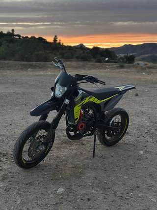 Sherco 50cc Supermotard Negra y Amarilla con itv
