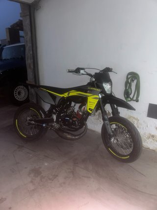 Sherco 50cc Supermotard Negra y Amarilla con itv