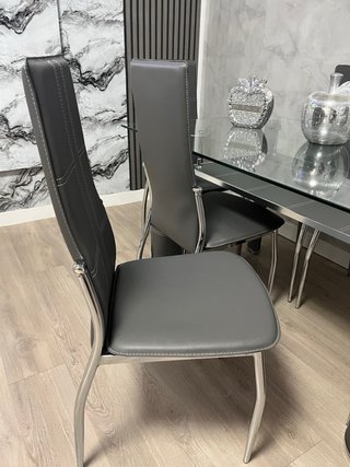 Mesa comedor cristal 6 sillas prácticamente nueva